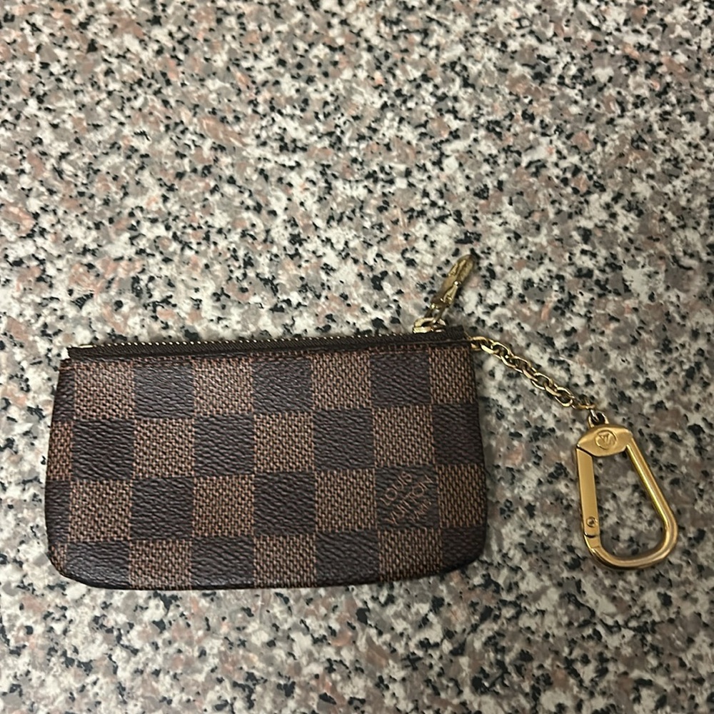 Louis Vuitton key pouch - Picture 5 of 5